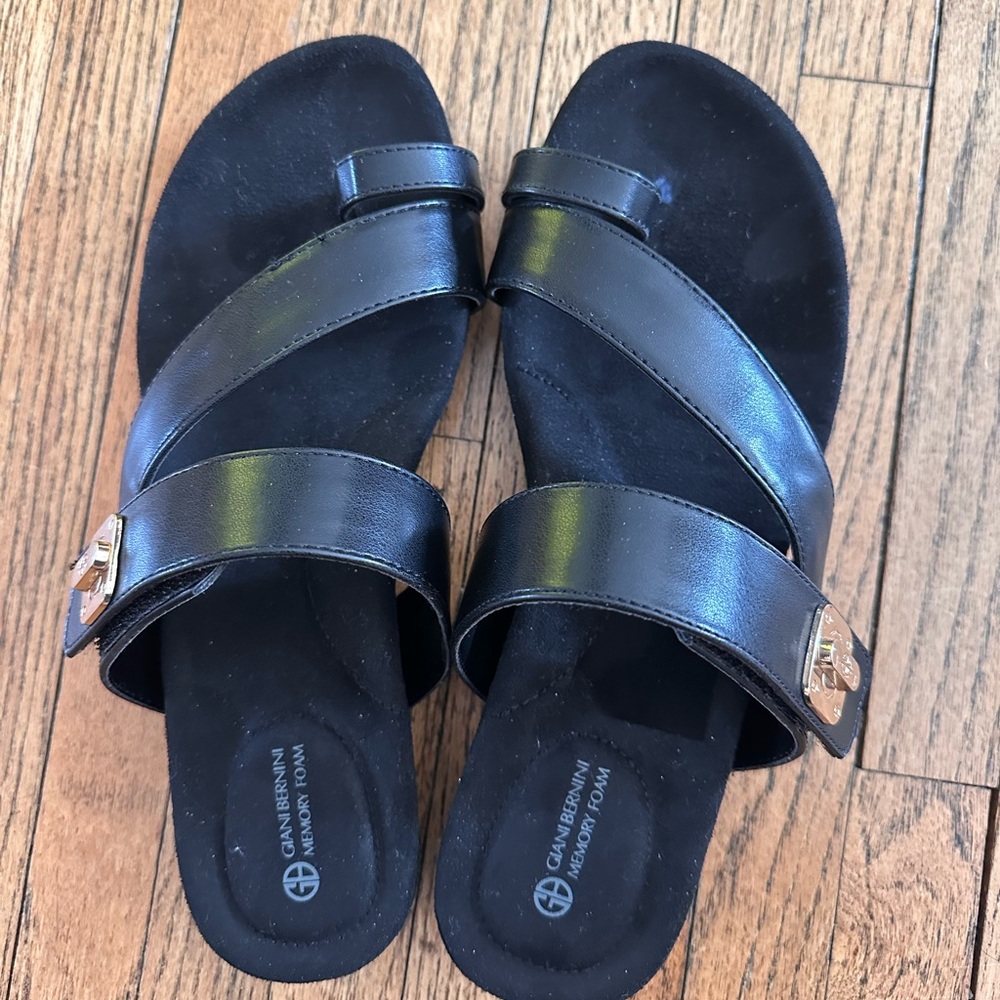 Like new Giani Bernini sandals - Picture 2 of 7